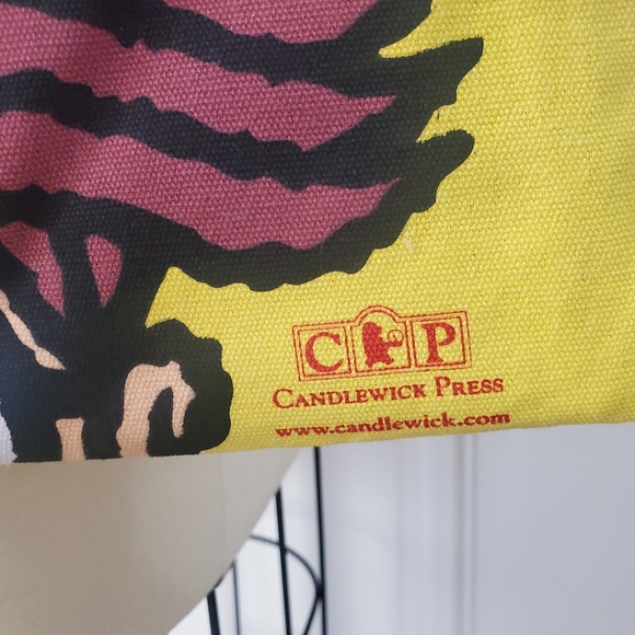 ☀️30 years of Where's Waldo Tote - Picture 3 of 7